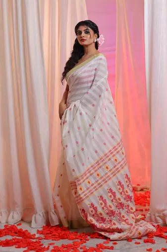 Milk White Cotton Blend Handwoven Saree With Floral Pallu