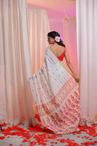Milk White Cotton Blend Handwoven Saree With Floral Pallu