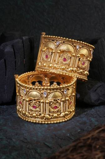 Women gold-plated stone-studded pearl-beaded bangles