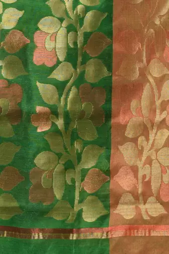 Green Cotton Blend Handwoven Saree With Foliage Border