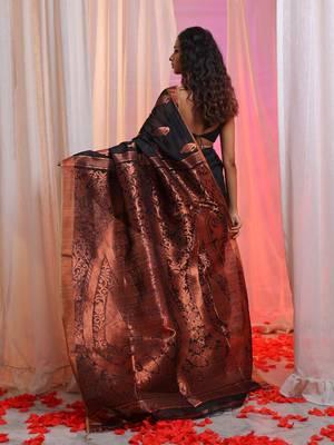 Black Cotton Blend Handwoven Saree With Paisley Designs 4