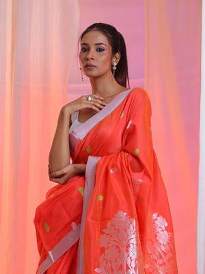 Watermelon Pink Cotton Blend Handwoven Saree With Floral Pallu 3