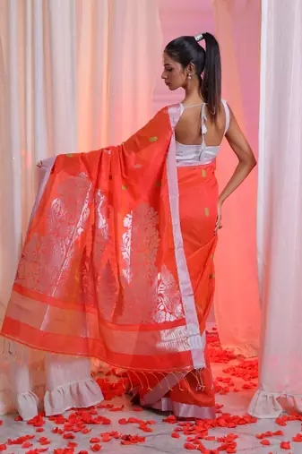 Watermelon Pink Cotton Blend Handwoven Saree With Floral Pallu
