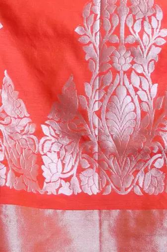 Watermelon Pink Cotton Blend Handwoven Saree With Floral Pallu