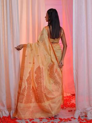 Beige Cotton Blend Handwoven Saree With Floral Pallu 4