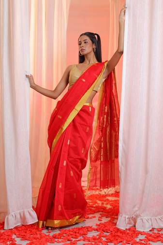 Red Cotton Blend Handwoven Saree With Floral Pallu