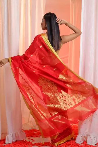 Red Cotton Blend Handwoven Saree With Floral Pallu