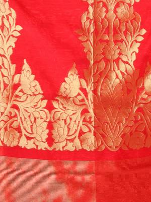 Red Cotton Blend Handwoven Saree With Floral Pallu 5