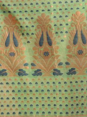 Off White Cotton Blend Handwoven Saree With Zari Woven Designs 5