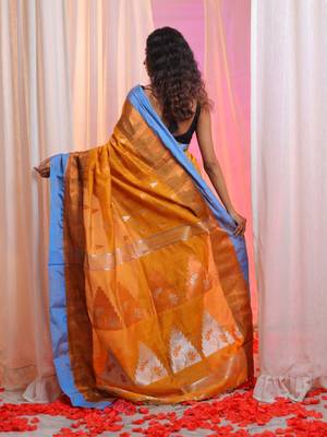 Honey Yellow Cotton Blend Handwoven Saree With Temple Border 4