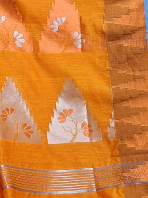 Honey Yellow Cotton Blend Handwoven Saree With Temple Border 5