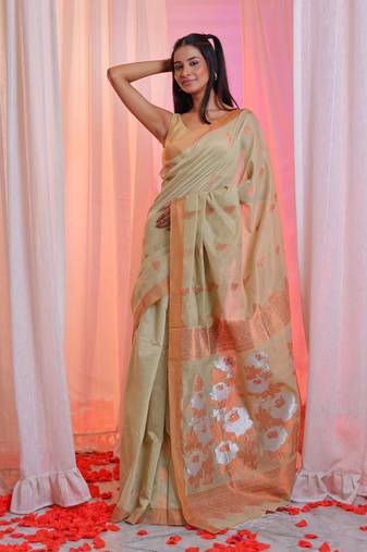 Beige Cotton Blend Handwoven Saree With Rose Pallu