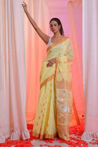 Banana Yellow Cotton Blend Handwoven Saree With Rose Pallu