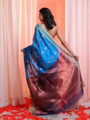 Cobalt Blue Cotton Blend Handwoven Saree With Zari Border 4