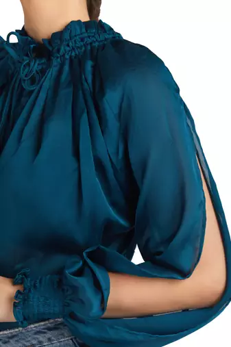 Gathered top