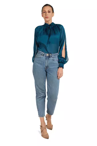 Gathered top