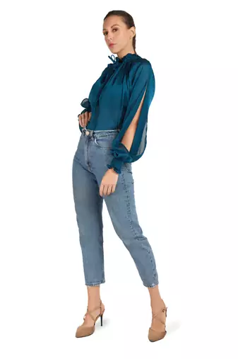 Gathered top
