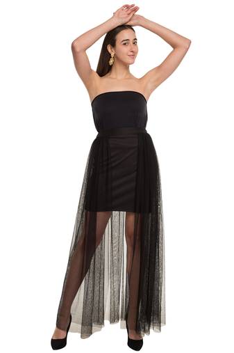Short skirt with long net trail