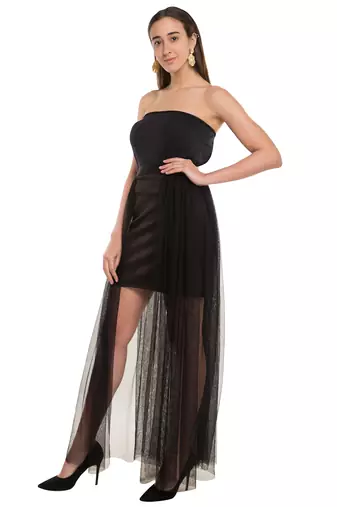 Short skirt with long net trail