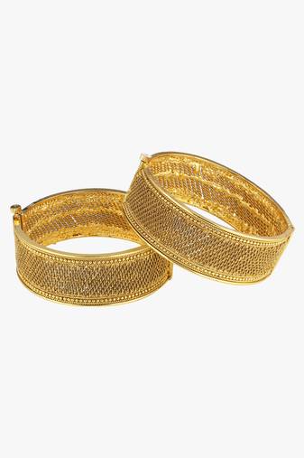 Women set of two 24 ct gold-plated becautiful handcarfted bangle