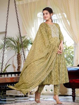  green pure cotton anarkali trouser and dupatta set 2