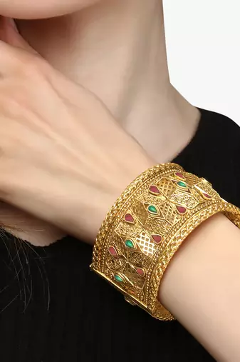 Set of 2 gold plated antique openable geometric bangles set