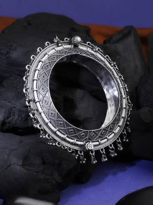 Women oxidised silver plated pearl-beaded pearl-tessels bangles 1