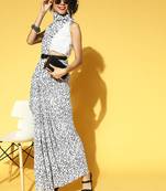 Riva enterprise women's georgette digital printed full crushed exclusive saree