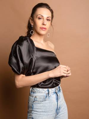 Black one sleeve satin top 1