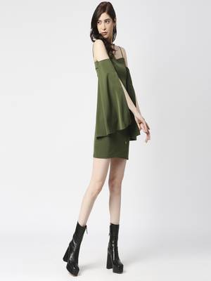 Bodycon with off bell sleeve and slit 1