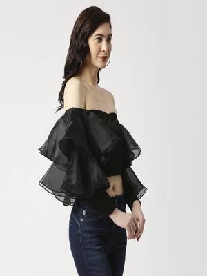 Black flounce sleeve crop top 3
