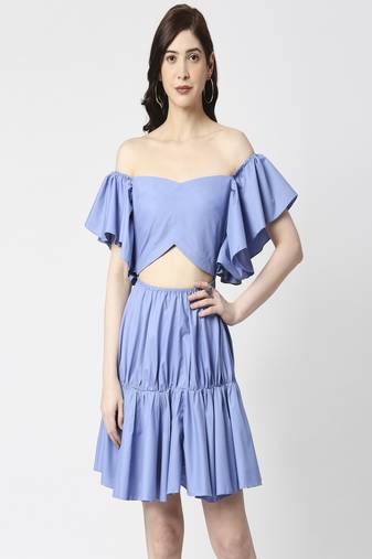 Front waist cut dress