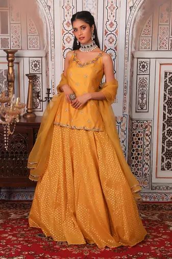 Backless skirt set
