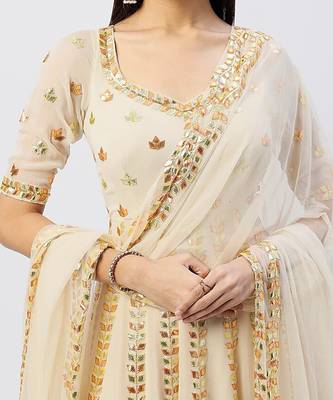 Off White Anarkali Set 4