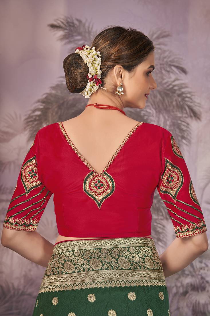 Green Banarasi silk blend Saree With Unstitch Blouse Piece