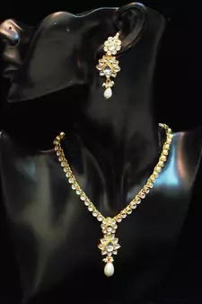 Traditional n elegant white kundan necklace set