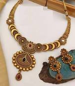 GOLD TONE ETHNIC CHOKER STONES STUDDED NECKLACE SET FOR WOMEN