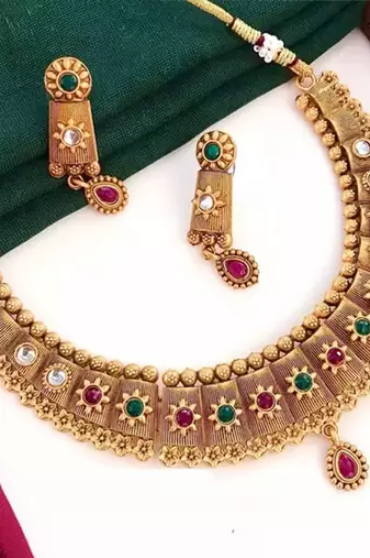 GOLD TONE ETHNIC CHOKER STONES STUDDED NECKLACE SET FOR WOMEN