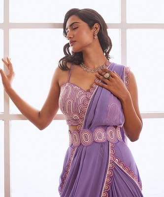 Lavender pre draped saree with belt 3
