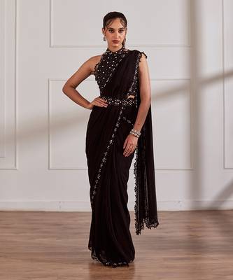 Black predraped saree set with belt 1