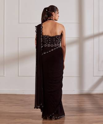 Black predraped saree set with belt 5