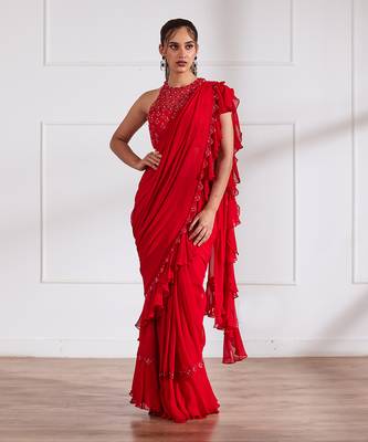 Red predraped frill saree set 1