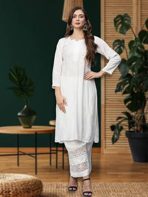 Hand Embroidered White Muslin Lucknowi Chikankari Straight Kurta With Muqaish Work For Women 1