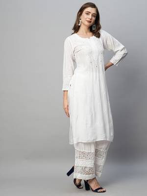 Hand Embroidered White Muslin Lucknowi Chikankari Straight Kurta With Muqaish Work For Women 4