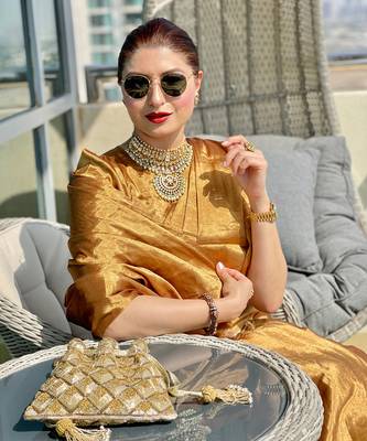 Dark gold zari tissue handwoven saree set 5