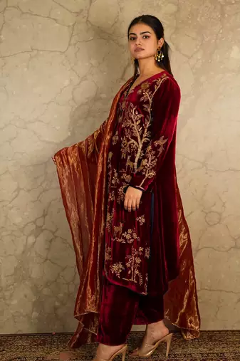 Red Kurta Sets