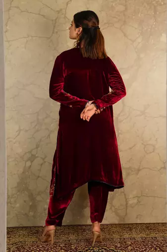 Red Kurta Sets