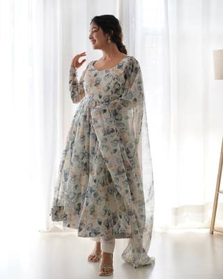 Pure Soft Organza Silk Fabric Fully Flair Fish Cut Pattern And Canvas Patta With Dupatta And Pent 5