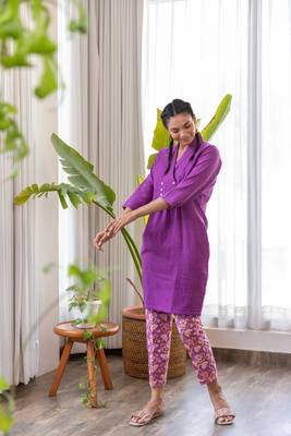 Purple cotton kurta with hand block printed pants set 2