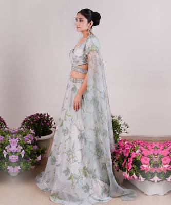 Off White Warda Floral Bridesmaid Lehenga Set 3